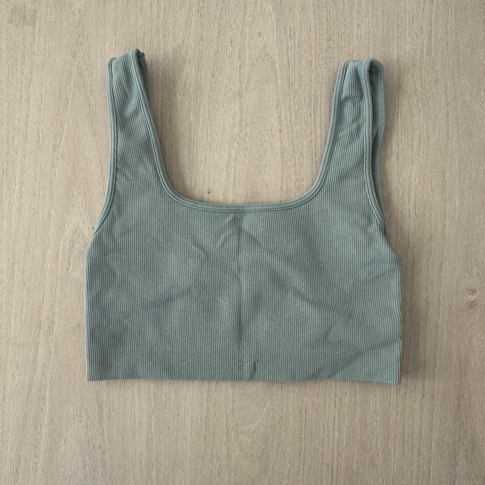 SET Active scultpflex box cut sage Ribbed Sports Bra - size M